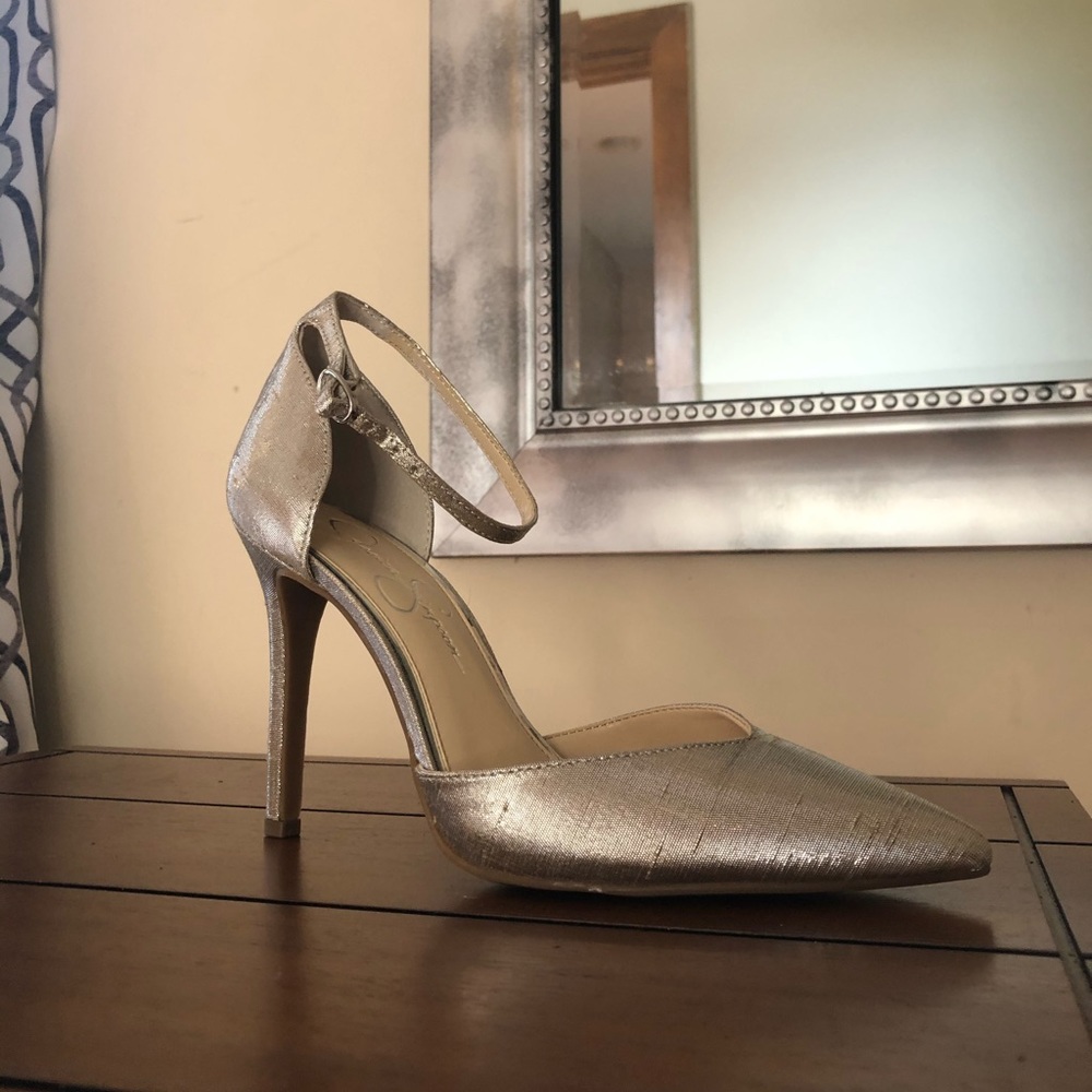 Heels - Picture 4 of 4